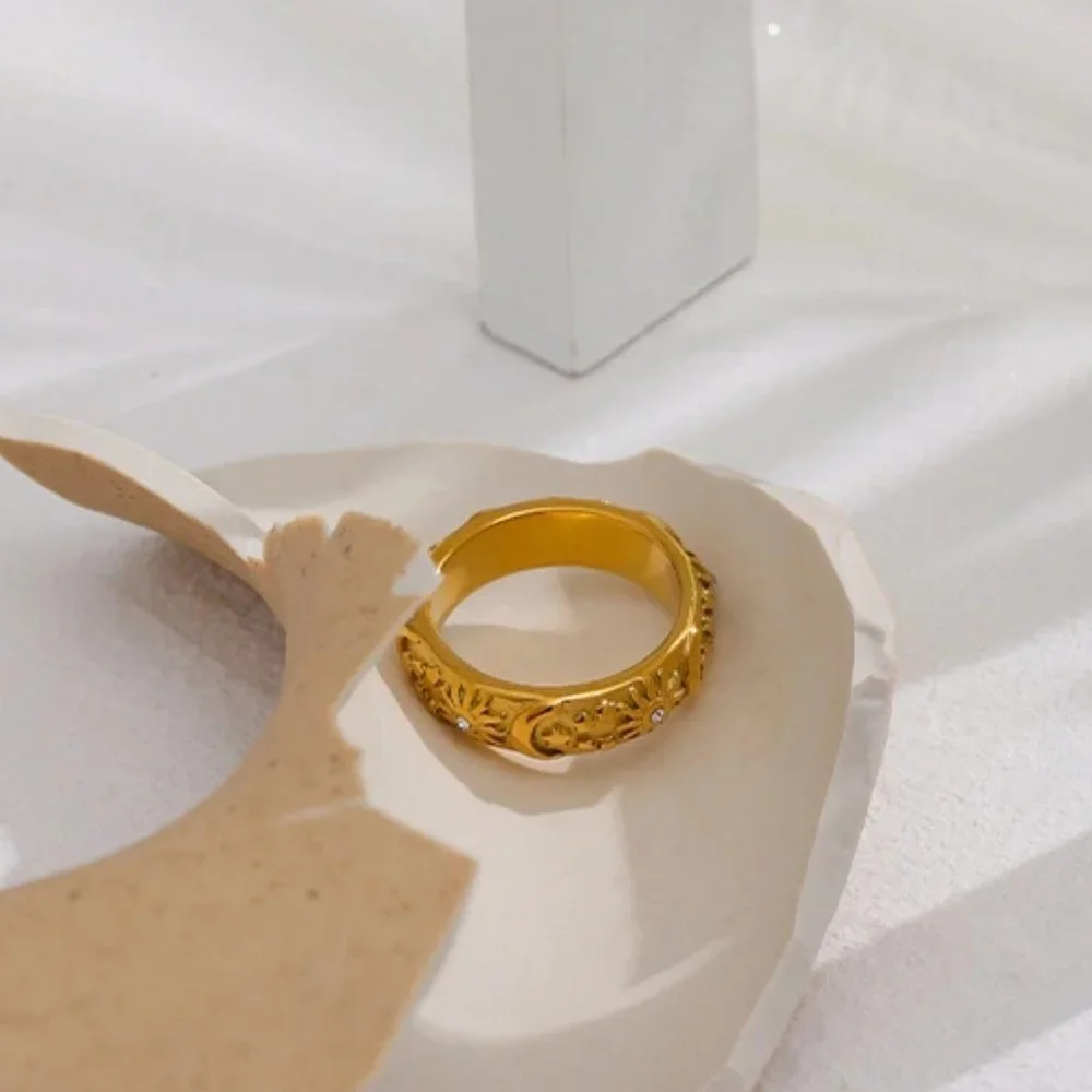 NEW 18K Gold Plated Textured Moon Star Ring
